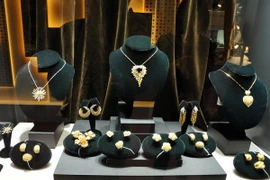 Triển lãm trang sức quốc tế Hong Kong: Tinh xảo, lộng lẫy