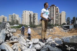 Máy bay Israel không kích làm 2 chiến binh Palestine thiệt mạng