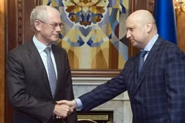 Quốc hội Ukraine thông qua dự luật miễn thị thực với EU
