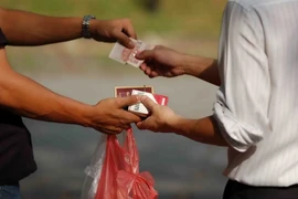Malaysia tiêu thụ tám tỷ điếu thuốc lá lậu trong năm 2012
