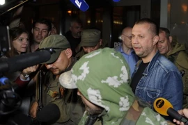 Ukraine: Phe ly khai dọa phản công sau khi tập hợp lực lượng