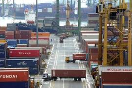 Kim ngạch thương mại Singapore tăng 1,7% trong tháng Ba