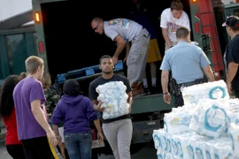 [Video] Mỹ: Nước máy nhiễm bẩn, 500.000 người dân thiếu nước