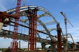 Cầu Đông Trù bắc qua sông Đuống dự kiến hoàn thành vào cuối tháng Chín