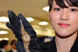 Chiếc đồng hồ đeo tay gắn 225 viên kim cương trị giá 4,1 triệu USD