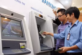 Năm 2015, mức tăng lương tối thiểu vùng bình quân là 15%. (Ảnh minh họa: TTXVN)