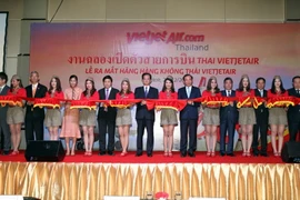 Thủ tướng dự các sự kiện thúc đẩy hợp tác kinh tế Việt-Thái