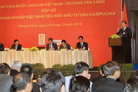 Chủ tịch nước gặp gỡ đại diện cộng đồng người Việt ở Campuchia