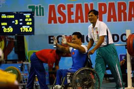 Asian Para Games: Lê Văn Công giành vàng và lập kỷ lục thế giới