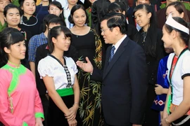 Chủ tịch nước gặp mặt các học sinh dân tộc thiểu số tiêu biểu