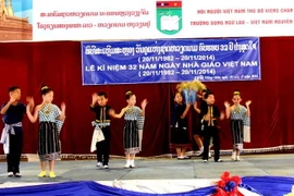 Hoạt động kỷ niệm Ngày Nhà giáo Việt Nam tại Vientiane