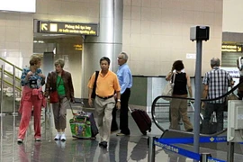 Cục Hàng không lên tiếng khi sân bay Nội Bài, Tân Sơn Nhất bị chê