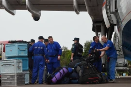 Tiếp tục tìm kiếm nạn nhân và hộp đen của máy bay QZ8501 