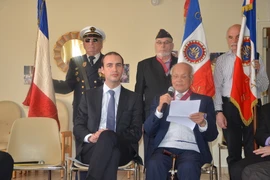 "Lính thợ" Việt Nam tại Pháp được trao Huân chương Công trạng