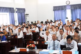 Kỳ họp thứ 12 HĐND Long An kiện toàn công tác nhân sự