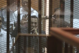 Cựu Tổng thống Ai Cập Mubarak tiếp tục hầu tòa vào tháng Tư