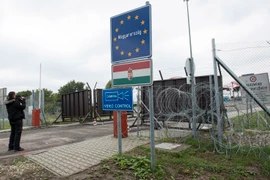 Cửa khẩu biên giới giữa Hungary với Croatia tại Baranjsko Petrovo Selo, miền đông Croatia. (Nguồn: THX/TTXVN)