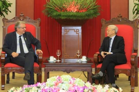 Tổng Bí thư Nguyễn Phú Trọng tiếp ông Pierre Laurent, Bí thư toàn quốc Đảng Cộng sản Pháp. (Ảnh: Thống Nhất/TTXVN)