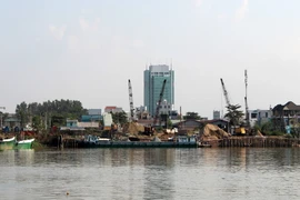 Quyết liệt ngăn tình trạng khai thác cát trái phép trên sông Lam