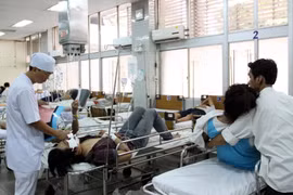 Bệnh viện Chợ Rẫy cấp cứu hơn 1.000 ca dịp Tết Dương lịch