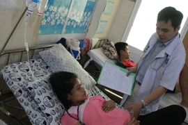 Bệnh nhân có thai đang được tiếp tục điều trị. (Ảnh: Chí Tưởng/TTXVN)