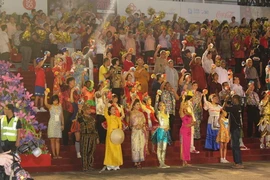 [Photo] Singapore rực rỡ sắc màu trong lễ hội Chingay Parade 