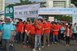 14.000 người đi bộ gây quỹ hơn 3 tỷ đồng giúp người nghèo đón Tết