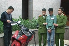 Công an Quảng Ninh bắt đối tượng vận chuyển 40kg pháo lậu