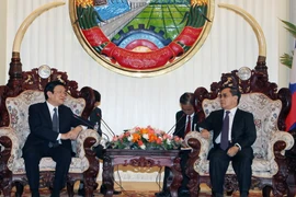 Chủ tịch nước Trương Tấn Sang hội kiến các lãnh đạo Lào