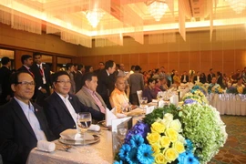 Phó Thủ tướng Phạm Bình Minh dự chiêu đãi các quan chức ASEAN