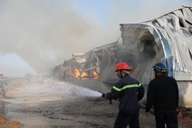 Liên tiếp xảy ra 2 vụ cháy lớn tại các cơ sở sản xuất ở Bình Dương