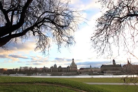 Dresden thơ mộng và cổ kính bên dòng sông Elber. (Ảnh: Quang Hải/TTXVN)