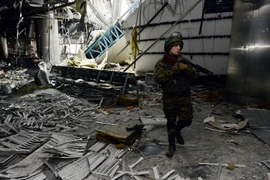 Giao tranh tái diễn ở miền Đông Ukraine, một binh sỹ thiệt mạng