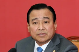 Thủ tướng Hàn Quốc quyết không từ chức sau bê bối hối lộ