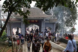 Hà Tĩnh: Tưng bừng khai hội chùa Hương Tích năm 2015