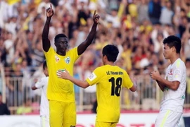 Các cầu thủ FLC Thanh Hóa (áo vàng). Ảnh minh họa. (Nguồn: thethaovanhoa)