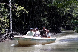 TP. HCM xây dựng trung tâm hỗ trợ du khách du trong 2015