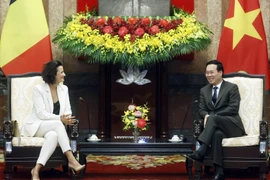 Chủ tịch nước Võ Văn Thưởng tiếp Chủ tịch Thượng viện Bỉ Stephanie D’Hose. (Ảnh: Thống Nhất/TTXVN)