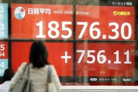 Bảng chỉ số chứng khoán tại Tokyo, Nhật Bản. (Ảnh: Kyodo/TTXVN)