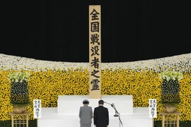 Nhật hoàng Naruhito và Hoàng hậu Masako tham dự lễ kỷ niệm 78 năm ngày kết thúc Chiến tranh Thế giới thứ Hai ở Tokyo, Nhật Bản. (Ảnh: Kyodo/TTXVN)