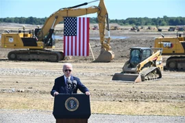 Tổng thống Joe Biden phát biểu tại lễ khởi công xây dựng nhà máy sản xuất chất bán dẫn của Tập đoàn Intel ở New Albany, bang Ohio, Mỹ, ngày 9/9/2022. (Ảnh: AFP/TTXVN)