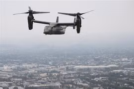 Máy bay Osprey của Mỹ bay qua Los Angeles, bang California, ngày 14/10/2022. (Ảnh: AFP/TTXVN)