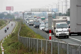 Đường gom phía Đông sẽ giúp giảm ùn tắc giao thông và tạo mỹ quan đô thị cho huyện Phú Xuyên, huyện Thường Tín. (Ảnh: Tuấn Anh/TTXVN)