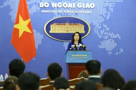 Người Phát ngôn Bộ Ngoại giao Lê Thị Thu Hằng trả lời câu hỏi của phóng viên trong nước và quốc tế. (Ảnh: Dương Giang/TTXVN)