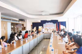 Quang cảnh lễ khai giảng. (Ảnh: Trần Hiếu/Vietnam+)