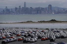 Ôtô mới tại kho bãi gần cảng Richmond, California, Mỹ, ngày 24/5/2018. (Ảnh: AFP/ TTXVN)