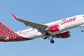 Máy bay Indonesia hạ cánh khẩn cấp vì đe dọa có bom