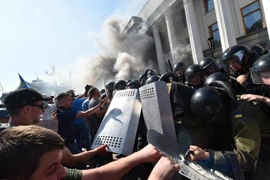Ukraine: Cảnh sát thứ hai thiệt mạng do đụng độ dữ dội ở Kiev