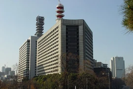 Nhật Bản: Cắt đứt "của quý" tình địch rồi vứt vào toilet xả nước