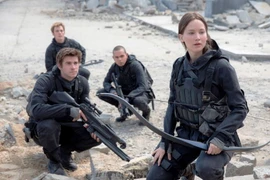 Hồi kết Đấu trường sinh tử: Katniss thoát hình tượng Chim nhại